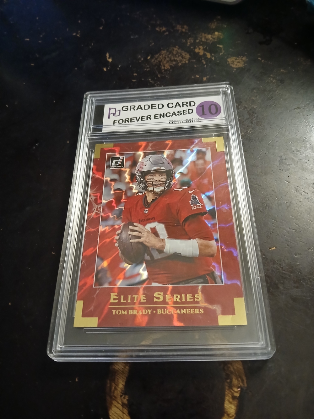 Donruss Elite Series Gold Tom Brady Buccaneers Graded Card (10) - Red
